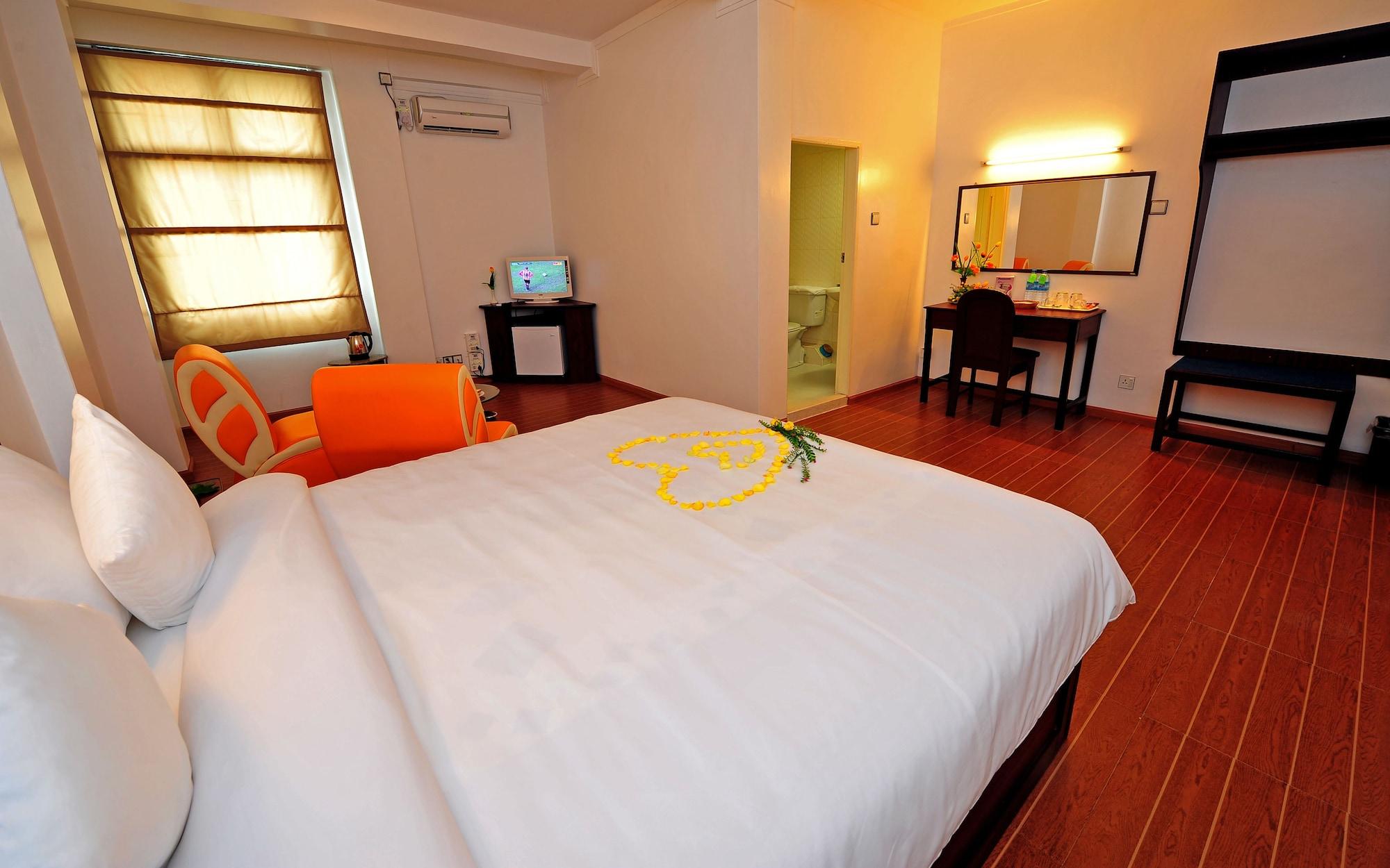 Clover Hotel Yangon Exterior photo