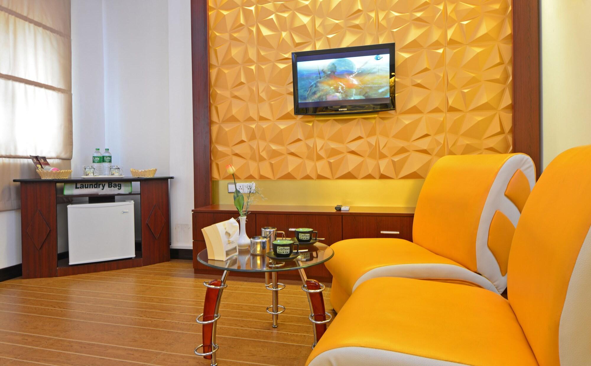 Clover Hotel Yangon Exterior photo