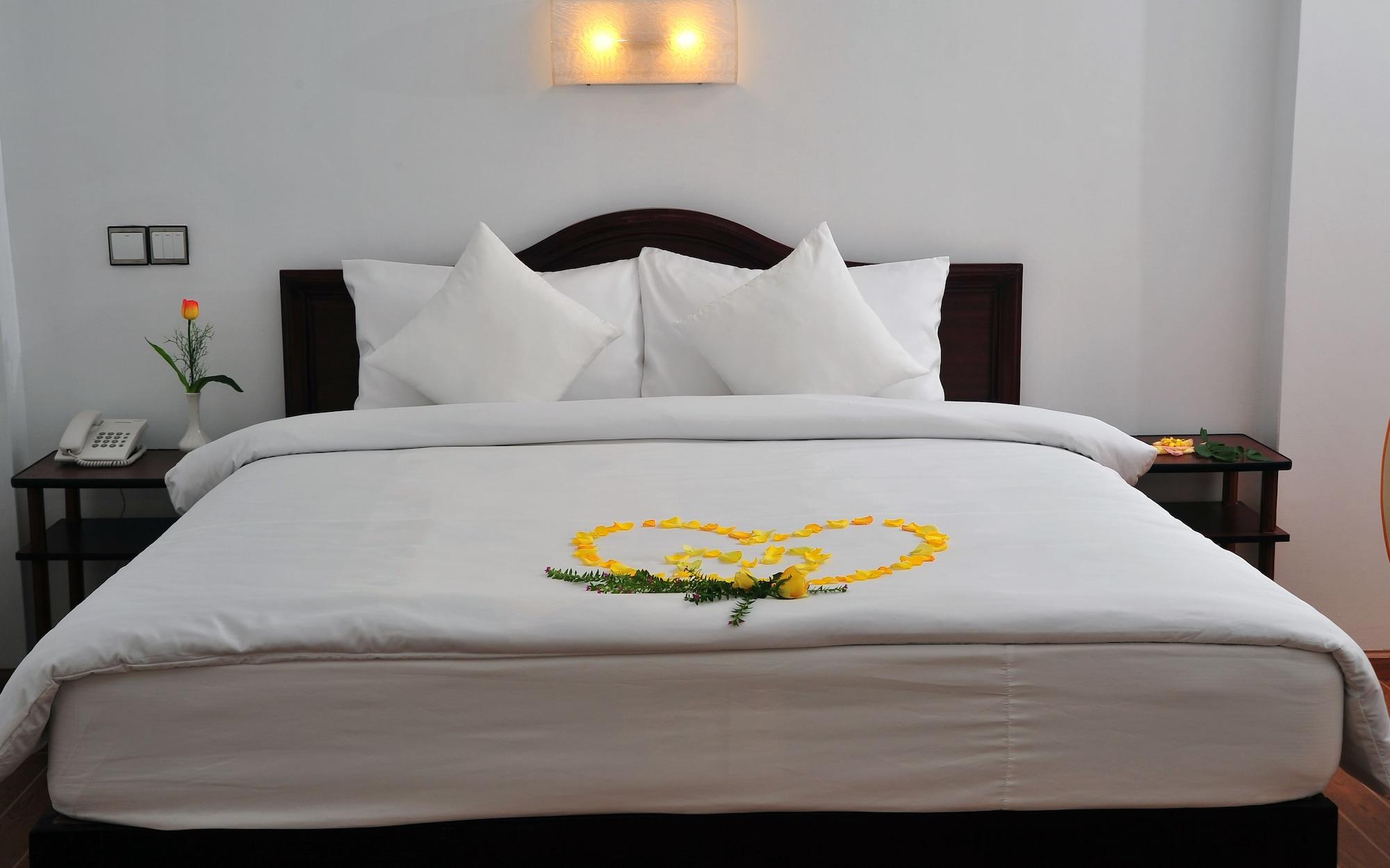 Clover Hotel Yangon Exterior photo