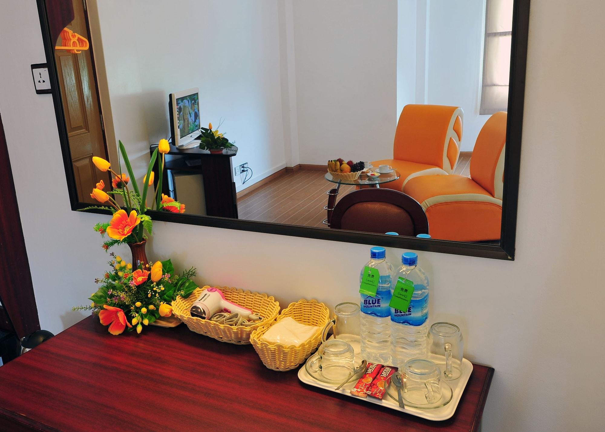 Clover Hotel Yangon Exterior photo