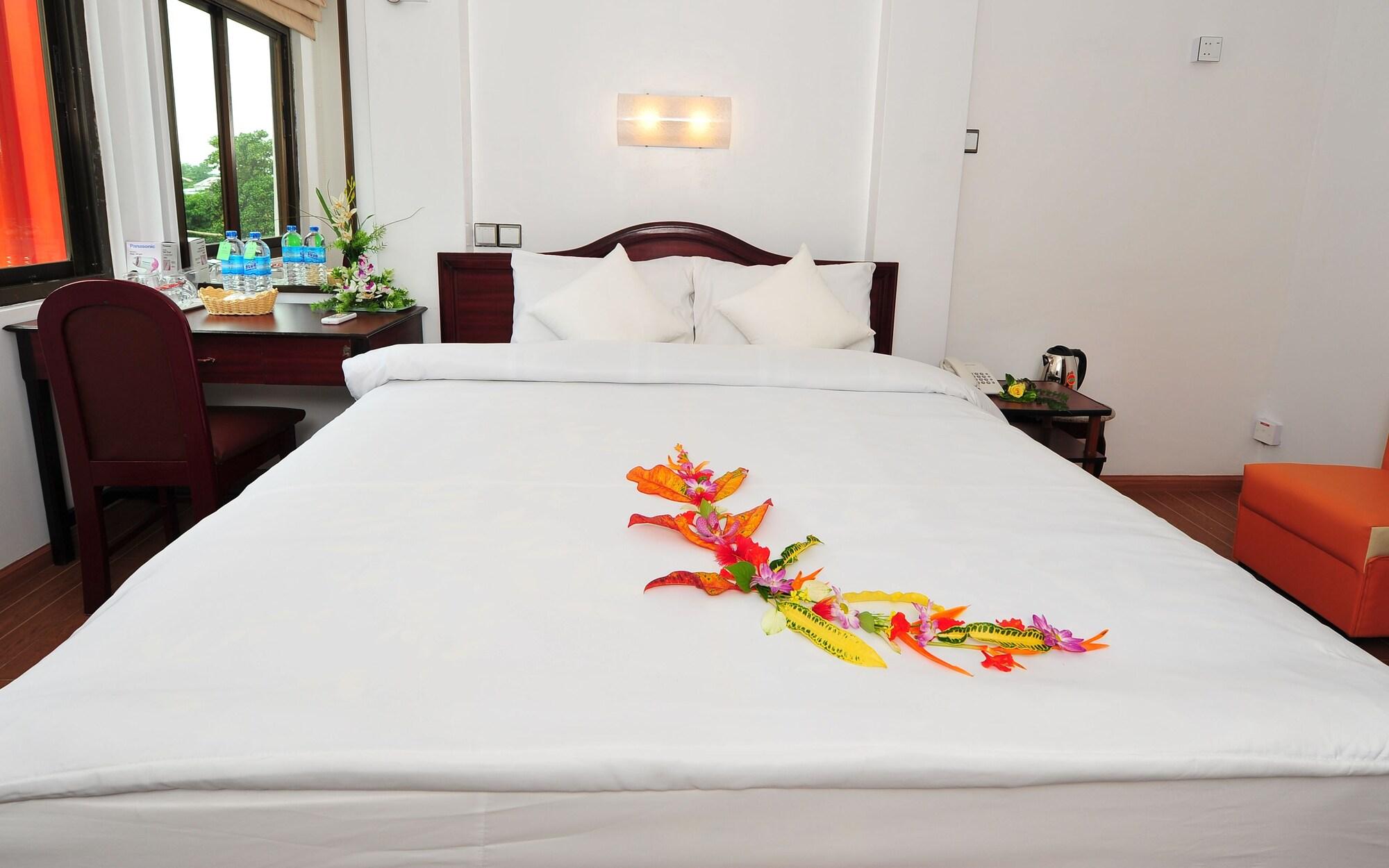Clover Hotel Yangon Exterior photo