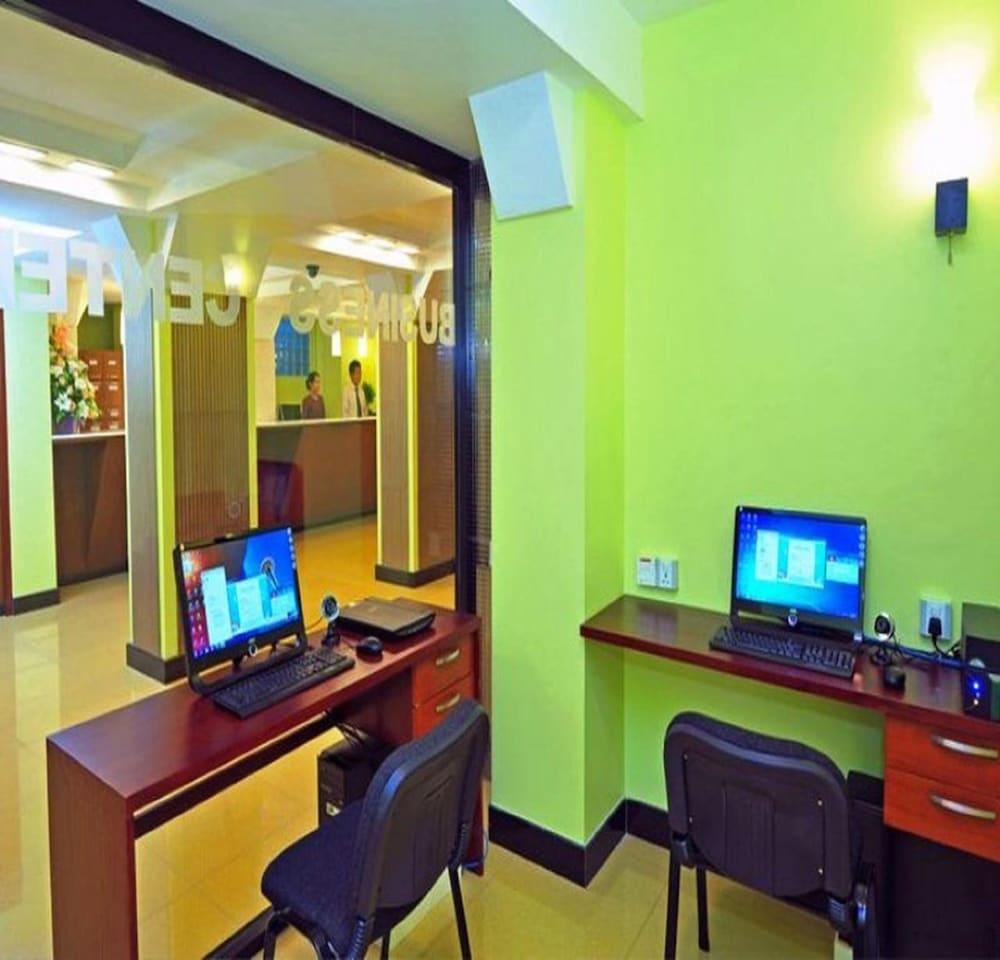 Clover Hotel Yangon Exterior photo