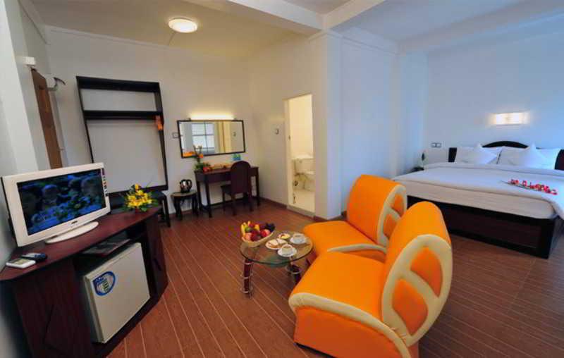 Clover Hotel Yangon Exterior photo