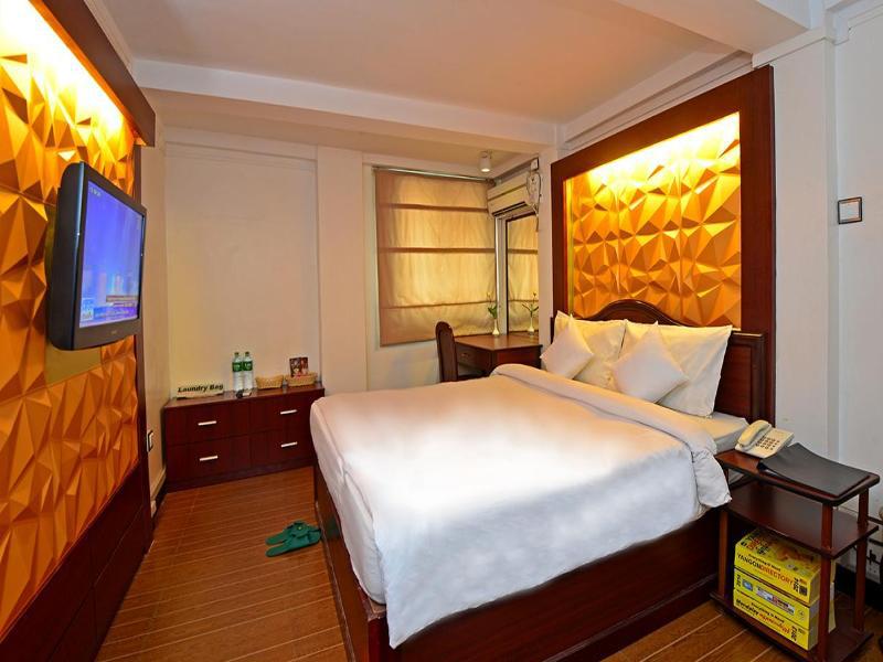 Clover Hotel Yangon Exterior photo