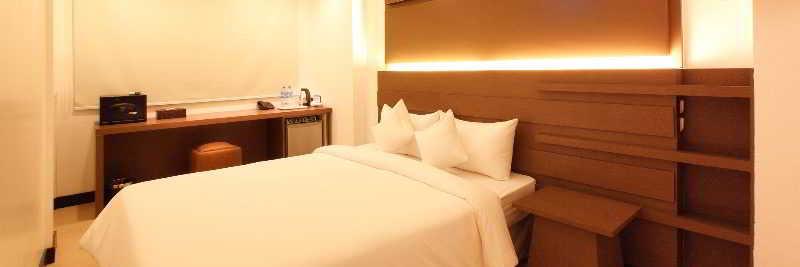 Clover Hotel Yangon Exterior photo