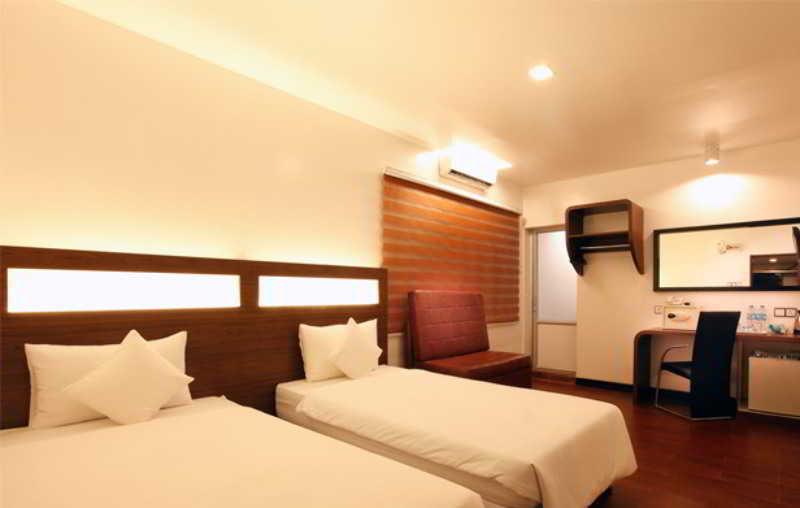 Clover Hotel Yangon Exterior photo