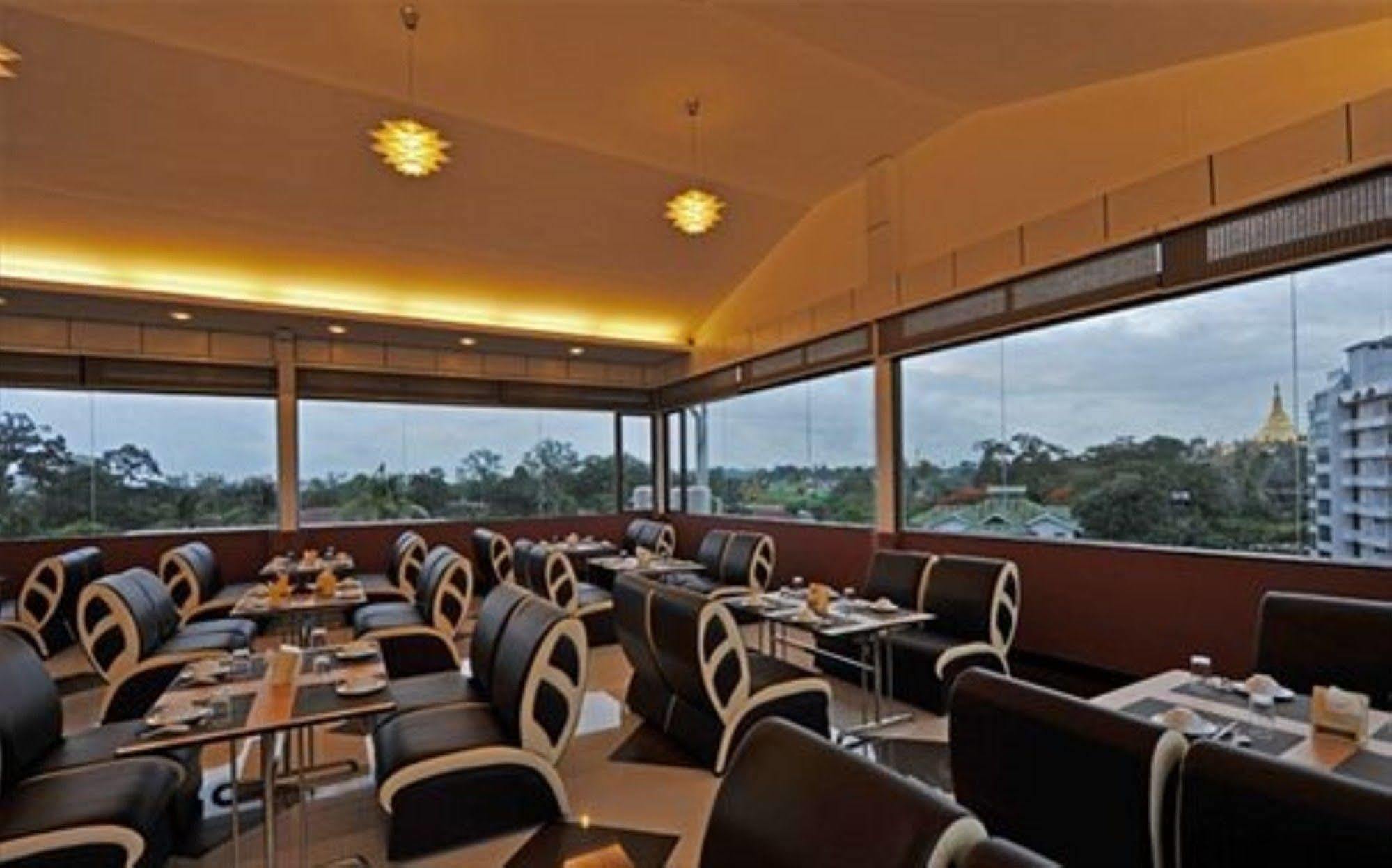 Clover Hotel Yangon Exterior photo