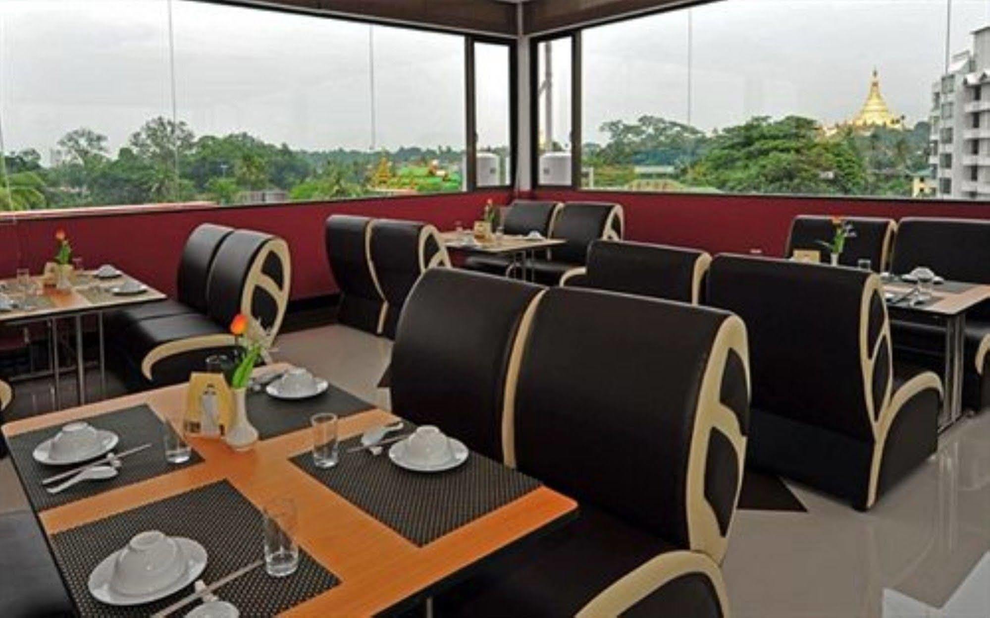 Clover Hotel Yangon Exterior photo