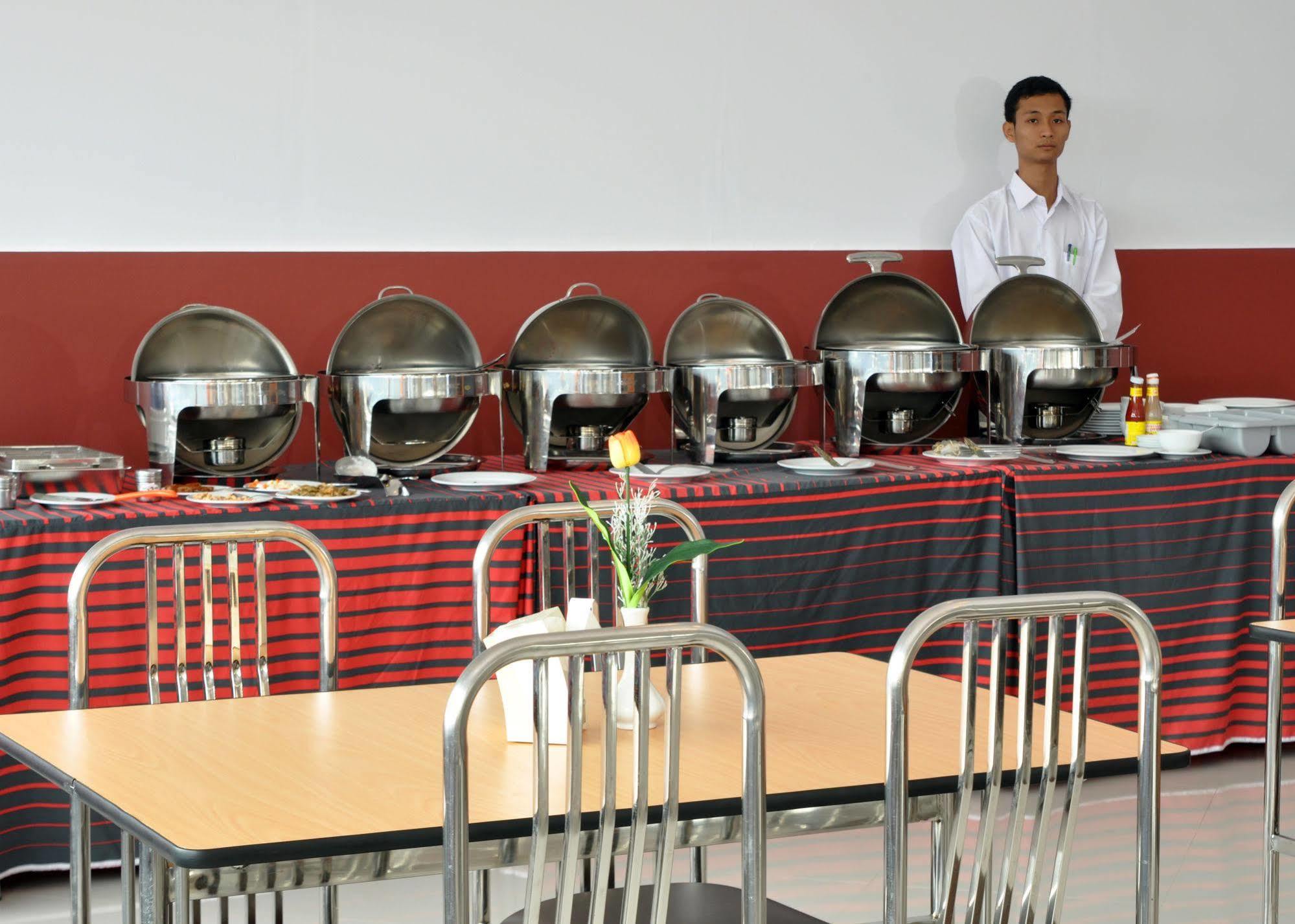 Clover Hotel Yangon Exterior photo