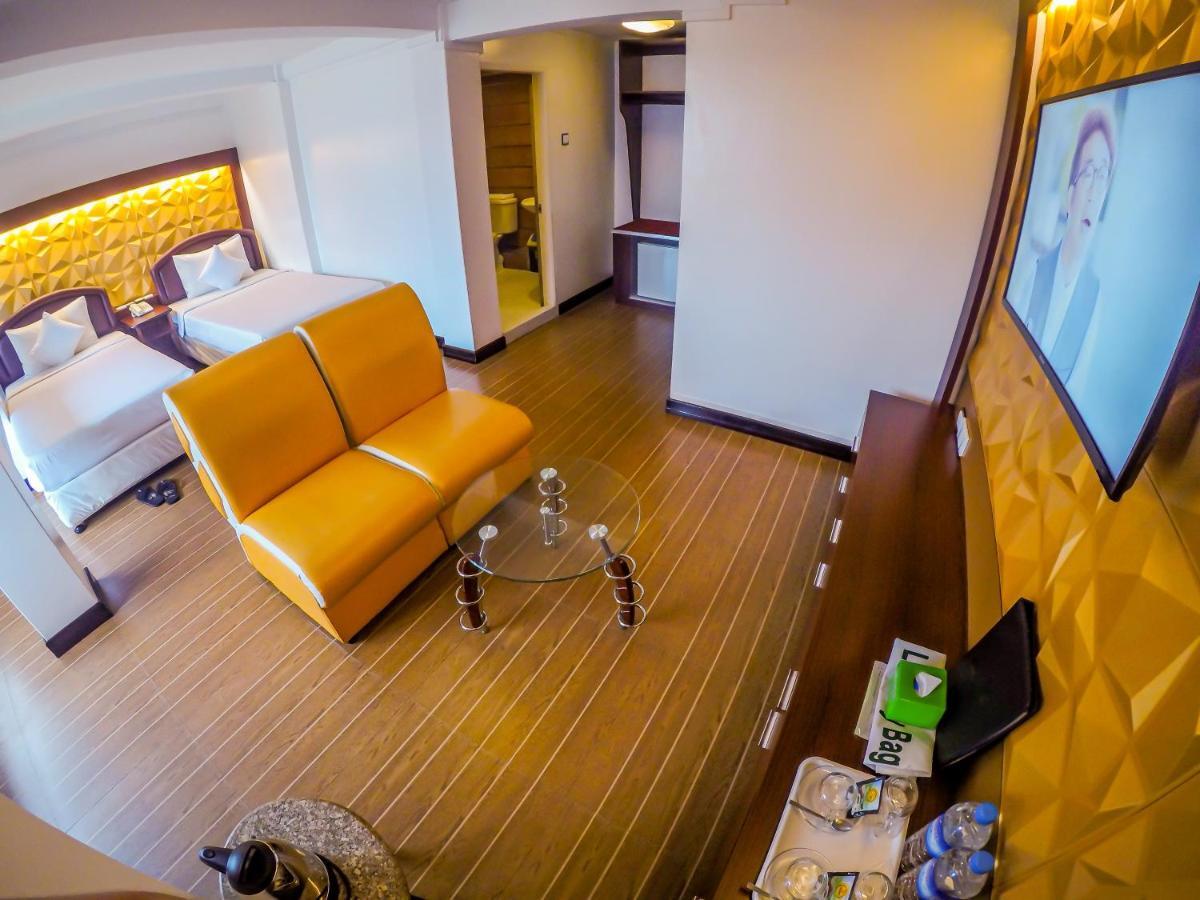 Clover Hotel Yangon Exterior photo